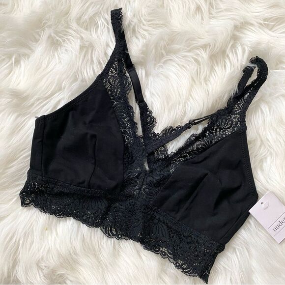 Black Lace Crossback Bralette - Picture 5 of 6